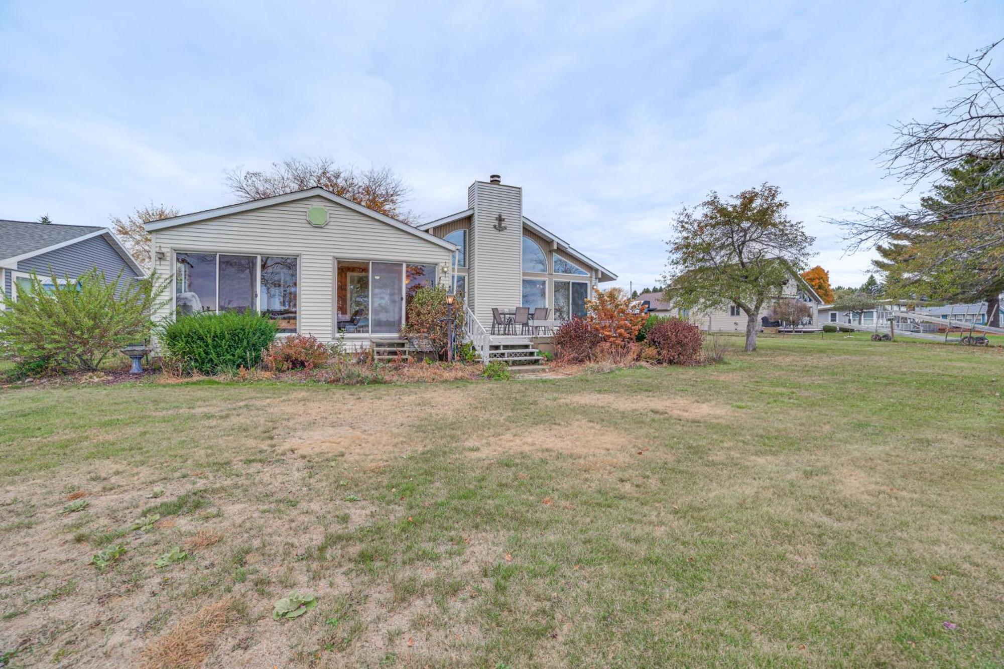 Lakefront Home With Deck And Dock In Oscoda Twp! Lincoln Junction エクステリア 写真