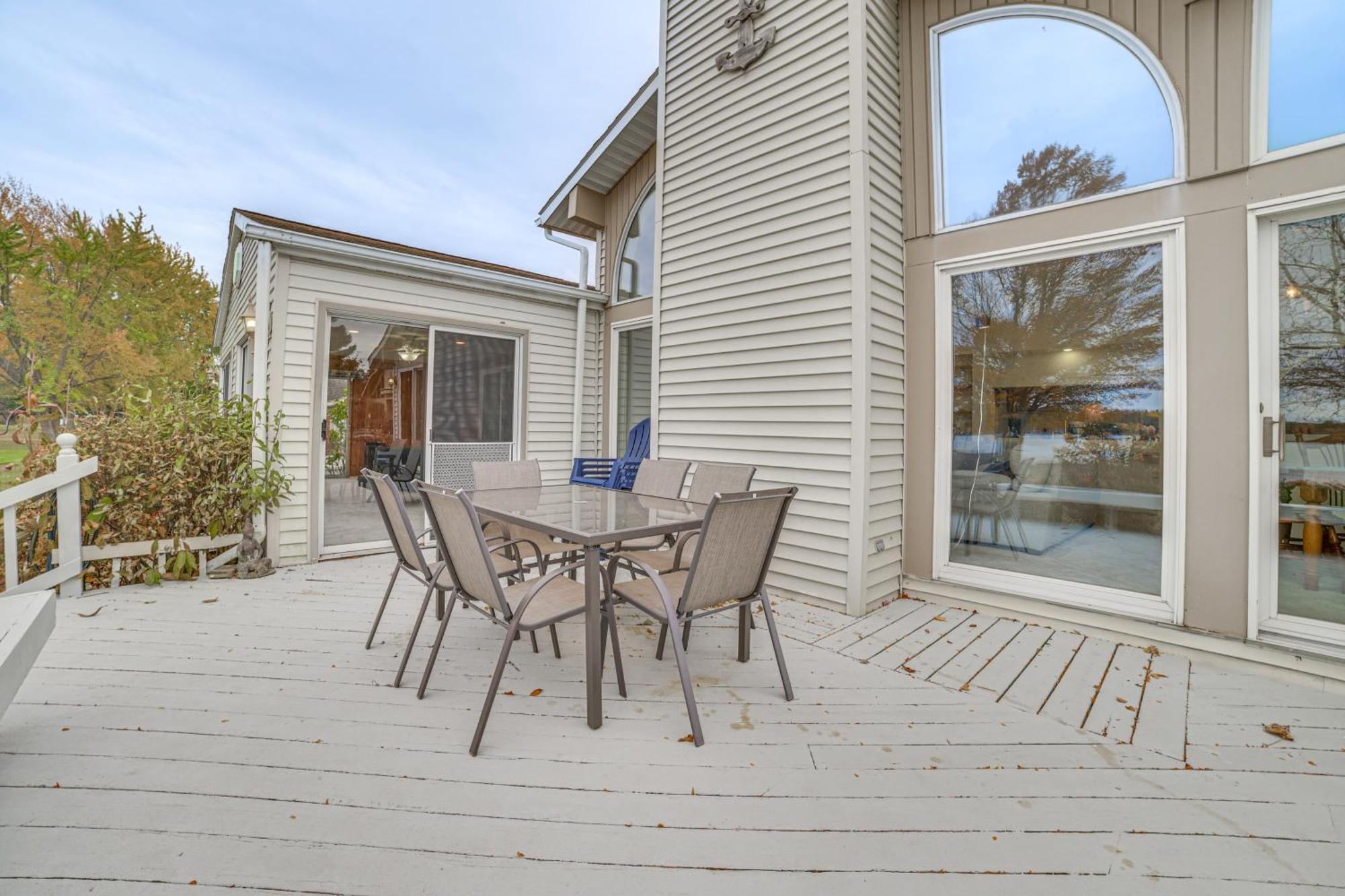 Lakefront Home With Deck And Dock In Oscoda Twp! Lincoln Junction エクステリア 写真