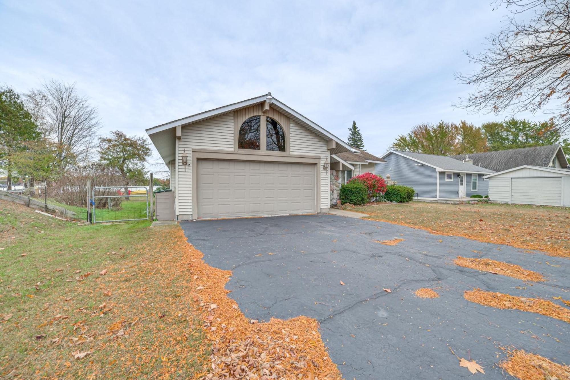 Lakefront Home With Deck And Dock In Oscoda Twp! Lincoln Junction エクステリア 写真